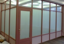 Dekoratīva stikla tonēšana ar plēvi